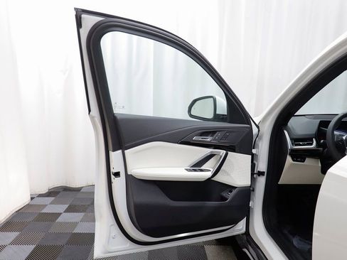 New 2026 BMW X1 xDrive28i w/ Technology Package AWD/4WD image 4