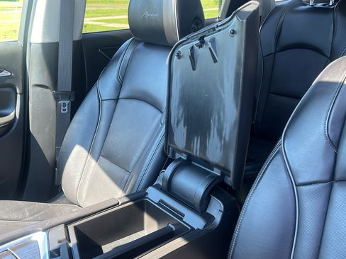 Used 2019 Buick Enclave Avenir w/ Avenir Technology Package AWD/4WD image 19