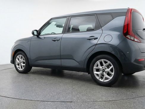 Used 2025 Kia Soul LX w/ LX Technology Package FWD image 6