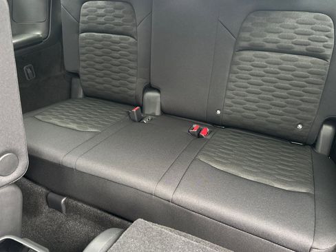 New 2025 Nissan Pathfinder SV w/ SV Premium Package image 18