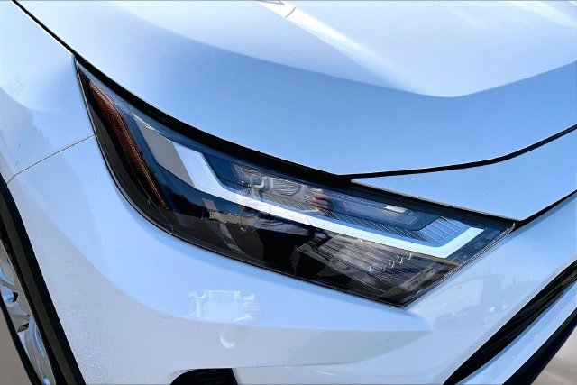 Used 2025 Toyota RAV4 LE AWD/4WD image 27