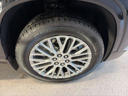 Used 2025 GMC Acadia Denali w/ LPO, Cargo Package image 10