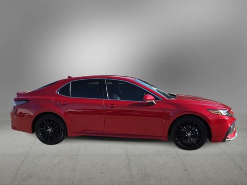 Used 2021 Toyota Camry XSE FWD image 9