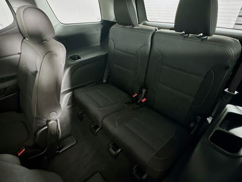 Used 2023 GMC Acadia SLE w/ Driver Convenience Package image 29