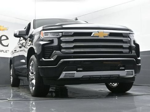 New 2026 Chevrolet Silverado 1500 High Country AWD/4WD image 3
