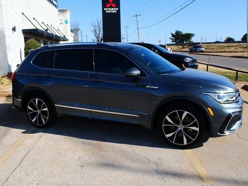 Used 2023 Volkswagen Tiguan SEL R-Line image 6