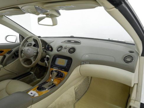 Used 2008 Mercedes-Benz SL 550 image 10