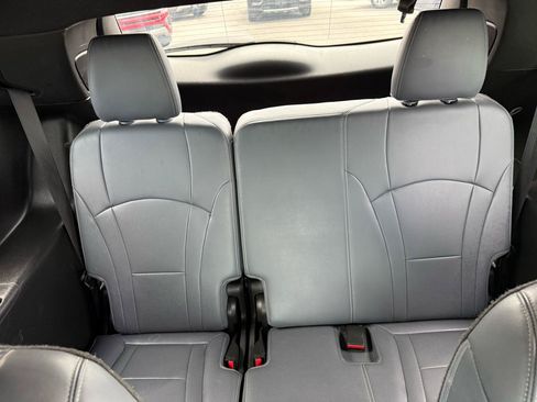 Used 2022 Buick Enclave Premium AWD/4WD image 17