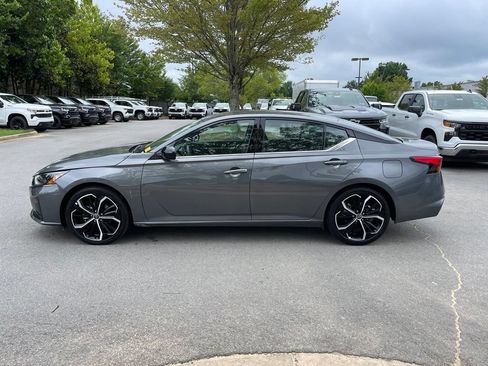 Used 2025 Nissan Altima 2.5 SR FWD image 4