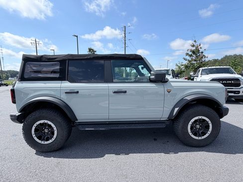 Used 2022 Ford Bronco Badlands w/ Sasquatch Package AWD/4WD image 4