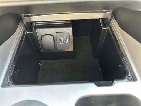 Used 2023 Ford Explorer XLT w/ Equipment Group 202A image 26