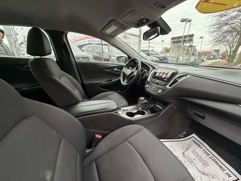 Used 2017 Chevrolet Malibu LT image 20