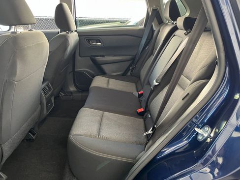 Used 2025 Nissan Rogue SV image 28