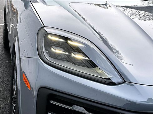 New 2026 Porsche Cayenne S image 23
