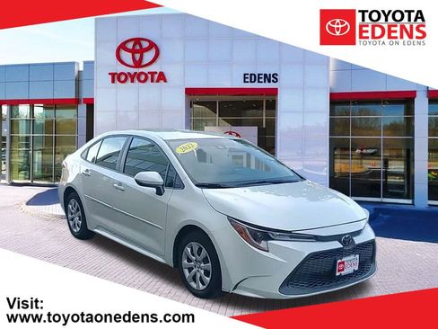 Used 2022 Toyota Corolla LE image 1