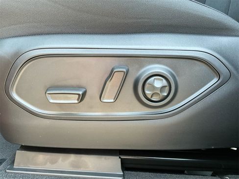 New 2025 Jeep Grand Cherokee L Laredo w/ Luxury Tech Group I image 31