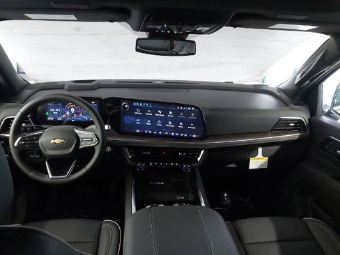 New 2026 Chevrolet Suburban Premier AWD/4WD image 5