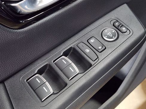 Used 2025 Honda CR-V EX-L image 45