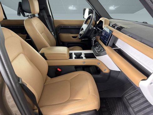 Certified 2025 Land Rover Defender 110 S image 22