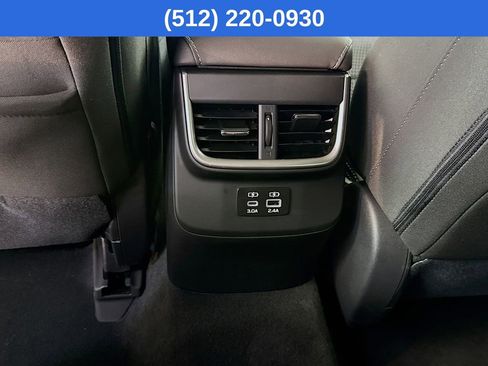 Used 2025 Subaru Outback Premium image 31