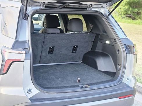 Used 2025 Chevrolet Equinox LT FWD image 30