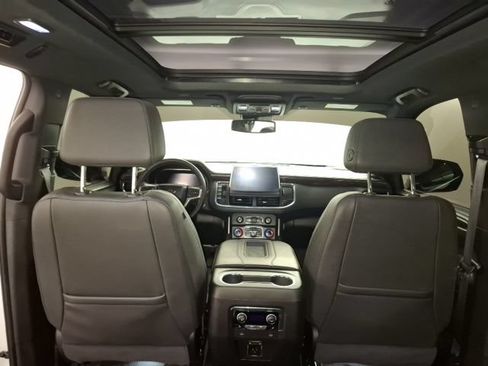 Used 2024 Chevrolet Tahoe Z71 w/ Luxury Package AWD/4WD image 15