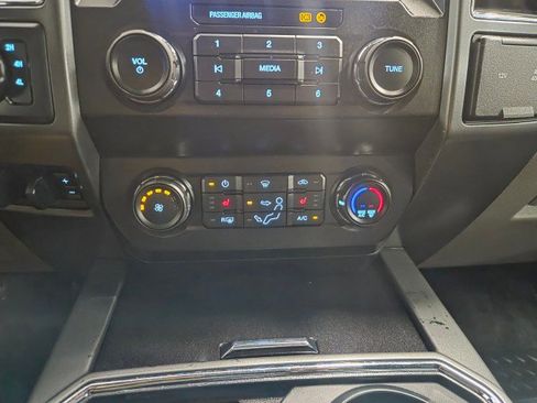 Used 2020 Ford F350 XLT w/ XLT Premium Package AWD/4WD image 55