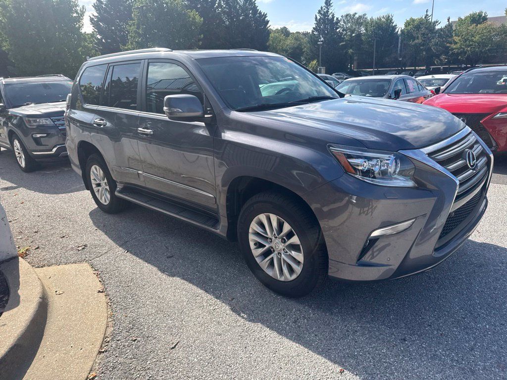 Used 2018 Lexus GX 460 Premium w/ Premium Package AWD/4WD image 3