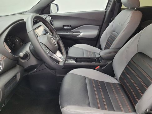 Used 2023 Nissan Kicks SR w/ SR Premium Package FWD image 17