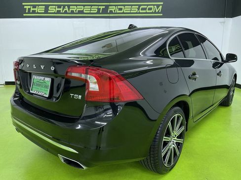 Used 2018 Volvo S60 T5 Inscription Platinum image 10