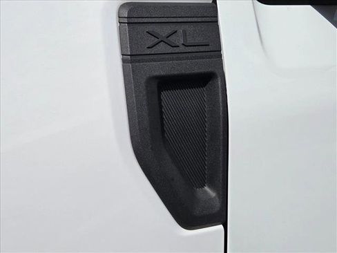 Used 2022 Ford Maverick XL FWD image 8