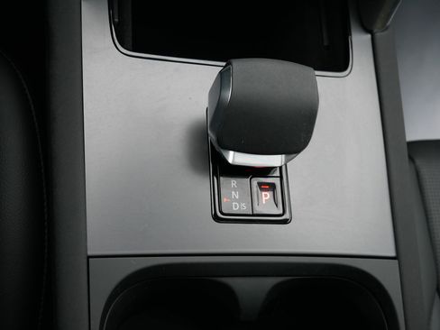 Used 2025 Land Rover Discovery Sport S image 27