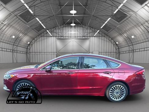 Used 2017 Ford Fusion SE w/ Fusion SE Technology Package AWD/4WD image 4