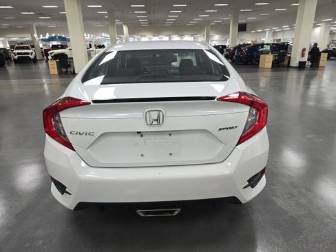 Used 2019 Honda Civic Sport image 4