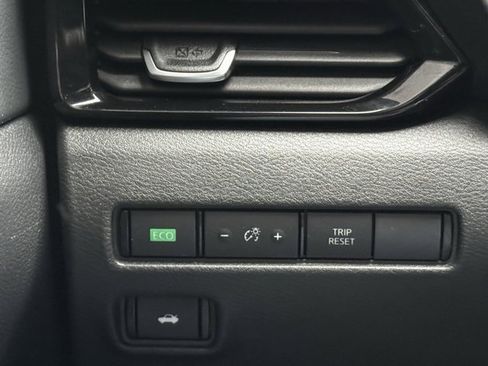 Used 2024 Nissan Sentra SV image 23