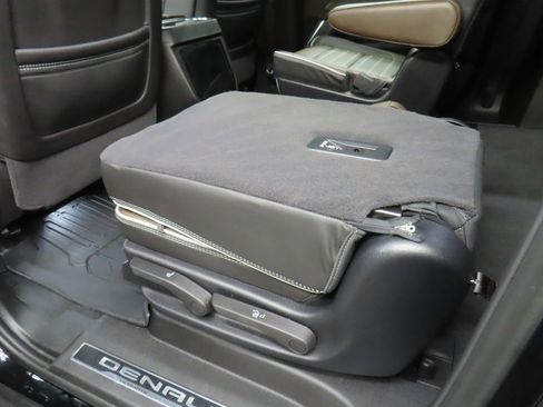 Used 2025 GMC Yukon XL Denali Ultimate AWD/4WD image 69