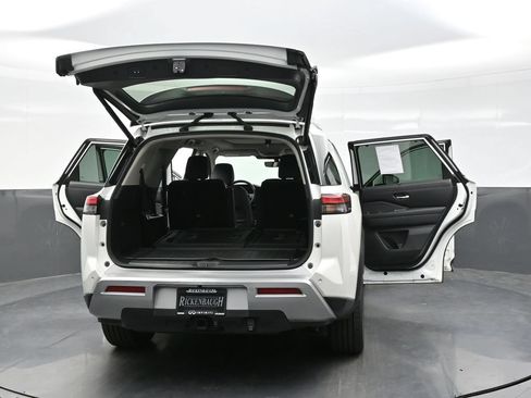 Used 2023 Nissan Pathfinder Platinum AWD/4WD image 54