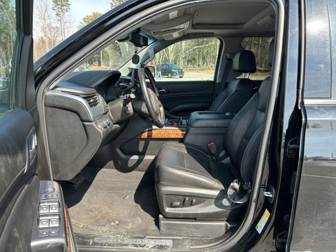 Used 2020 Chevrolet Suburban Premier image 14
