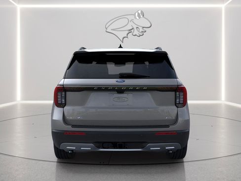 New 2026 Ford Explorer Active w/ Active Comfort Package image 5