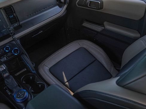 Used 2023 Ford Bronco Wildtrak image 28