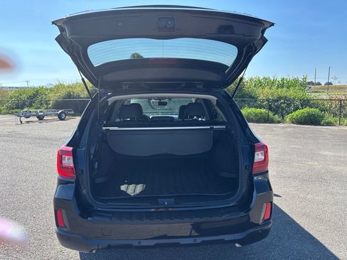 Used 2017 Subaru Outback 3.6R Limited AWD/4WD image 10