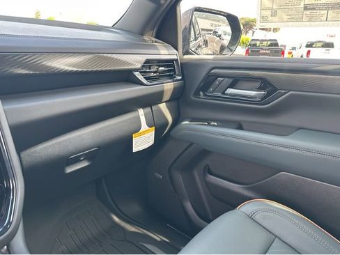 New 2026 GMC Yukon XL AT4 w/ AT4 Premium Plus Package AWD/4WD image 6