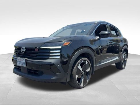 Used 2025 Nissan Kicks SR FWD image 1