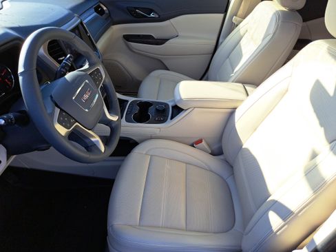 Used 2023 GMC Acadia Denali w/ Denali Ultimate Package image 12