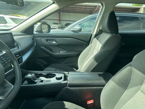 Used 2025 Nissan Rogue SV AWD/4WD image 6