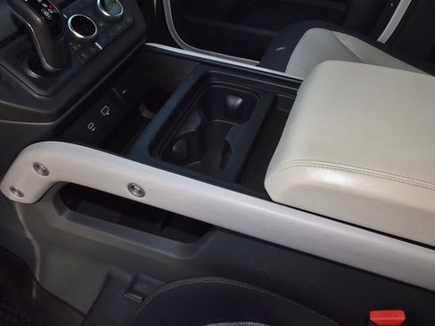 Used 2023 Land Rover Defender 110 X-Dynamic SE image 31