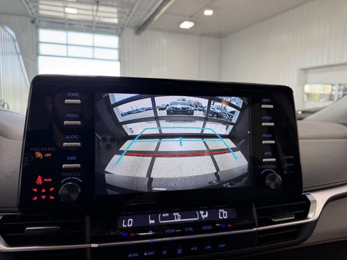 Used 2022 Toyota Sienna LE AWD/4WD image 13