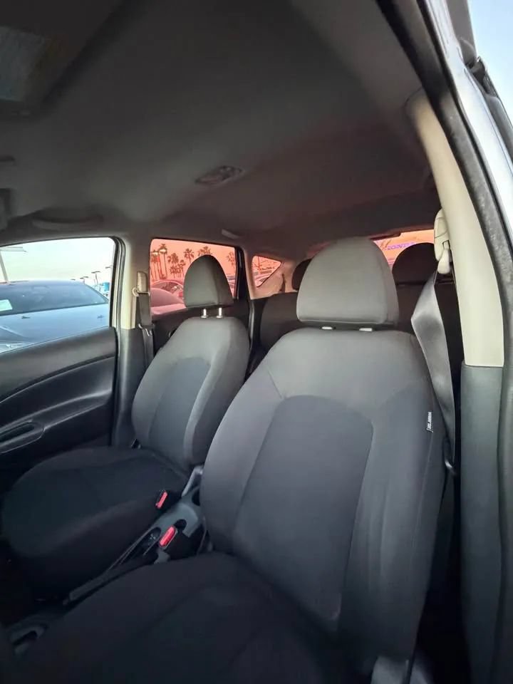 Used 2015 Nissan Versa Note S Plus FWD image 6