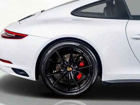 Used 2019 Porsche 911 Carrera 4S AWD/4WD image 9