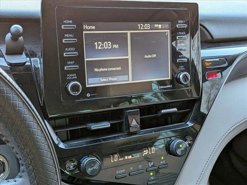 Used 2022 Toyota Camry SE image 5